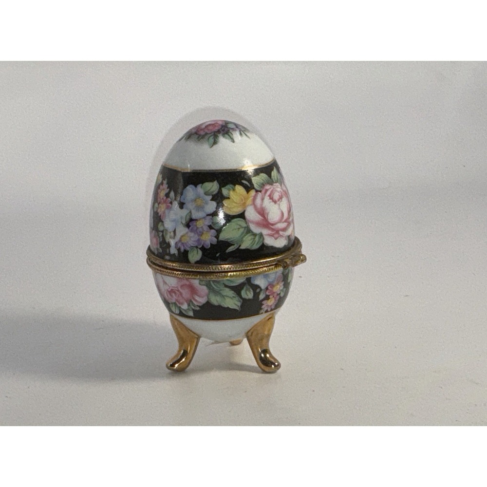 Eggzakly Handcrafted Porcelain Egg Trinket Box With 3‎ Feet